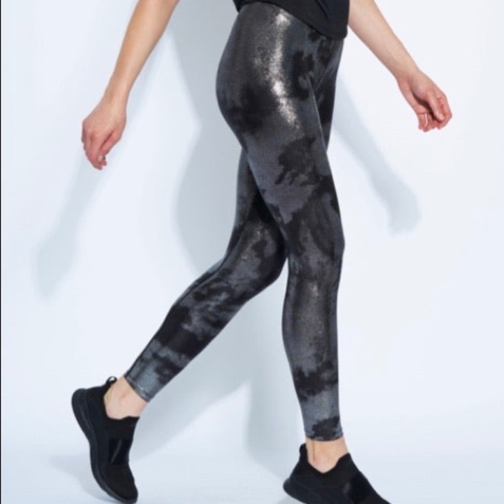Heroine Marvel Legging - Silver Clouds